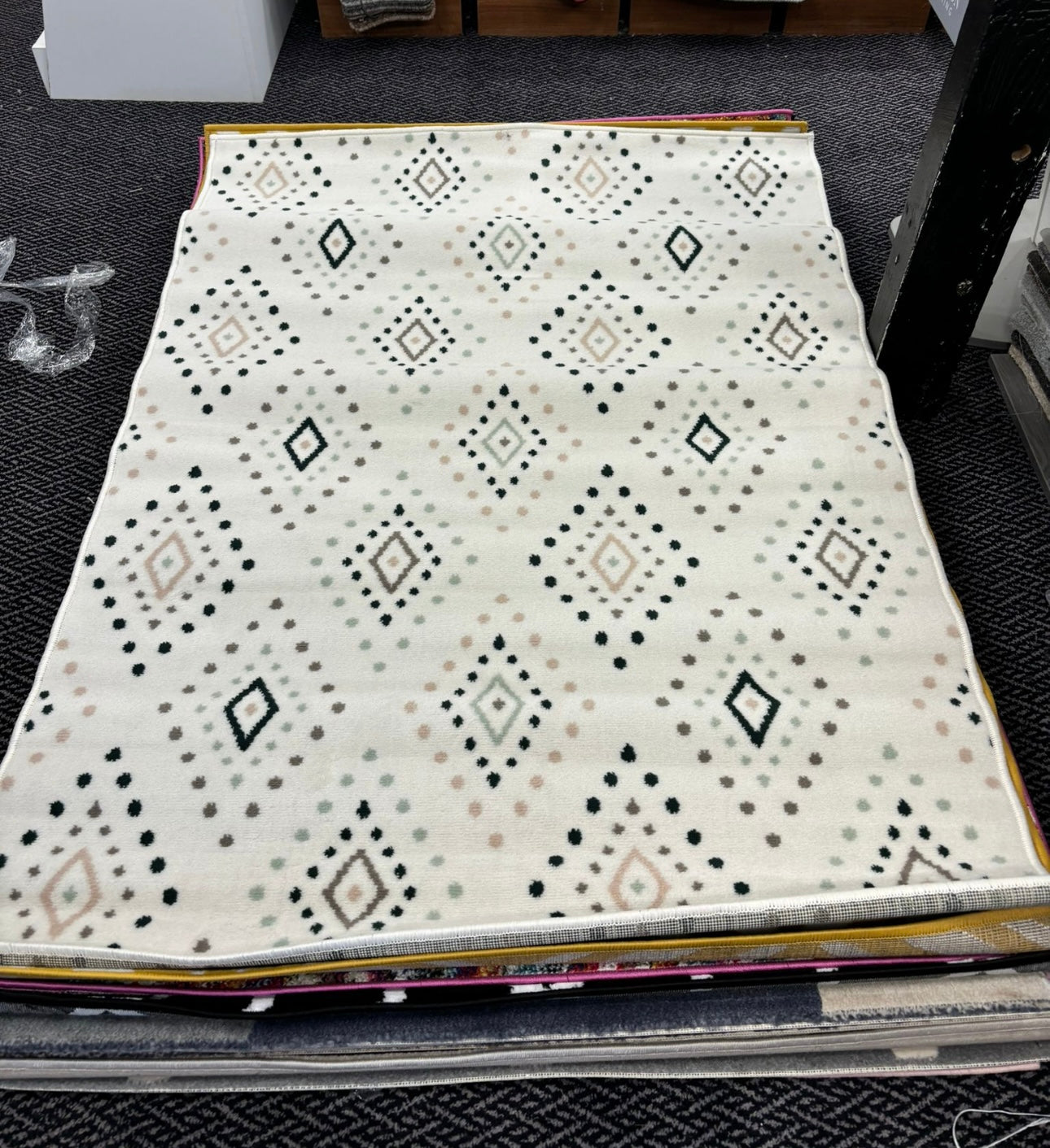 Maestro Mosaic Diamond Natural - 120cm x 170cm