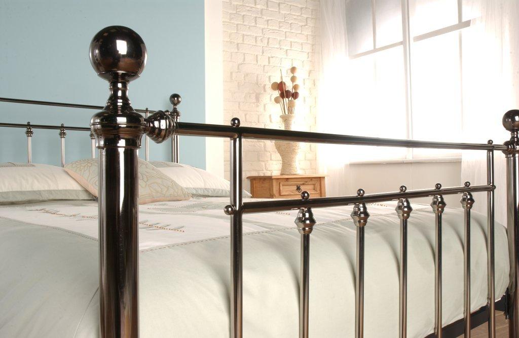 Libra with Dual Finials Bed